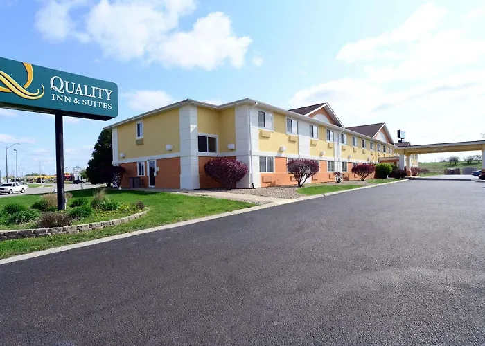 Quality Inn & Suites Springfield Southwest Near I-72