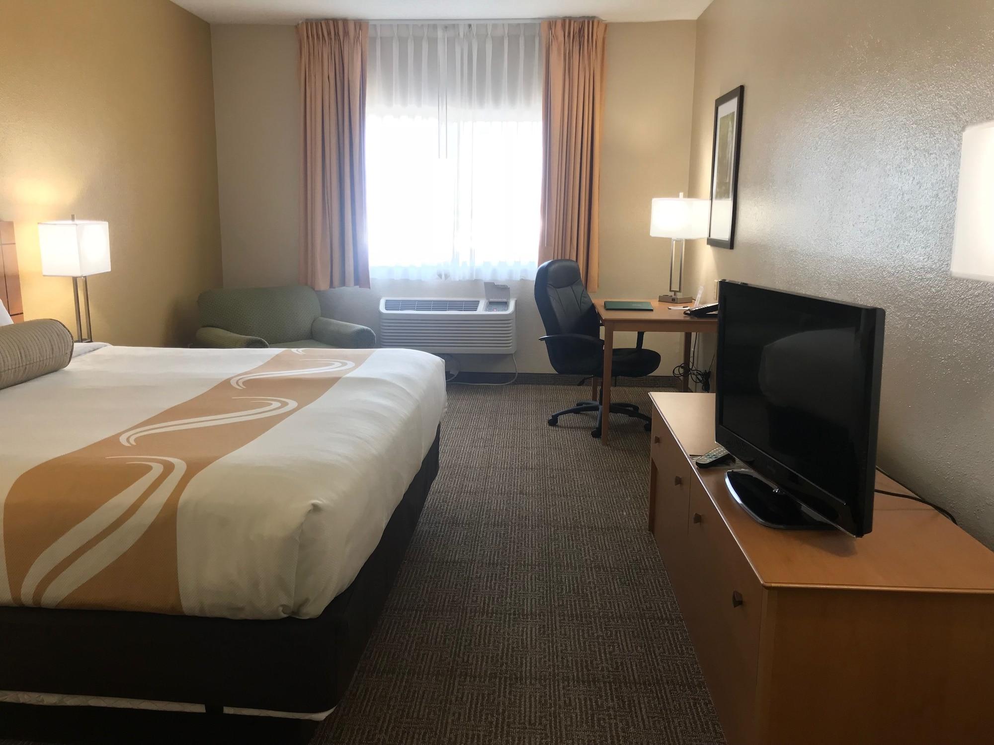 Hotel Quality & Southwest Near I-72