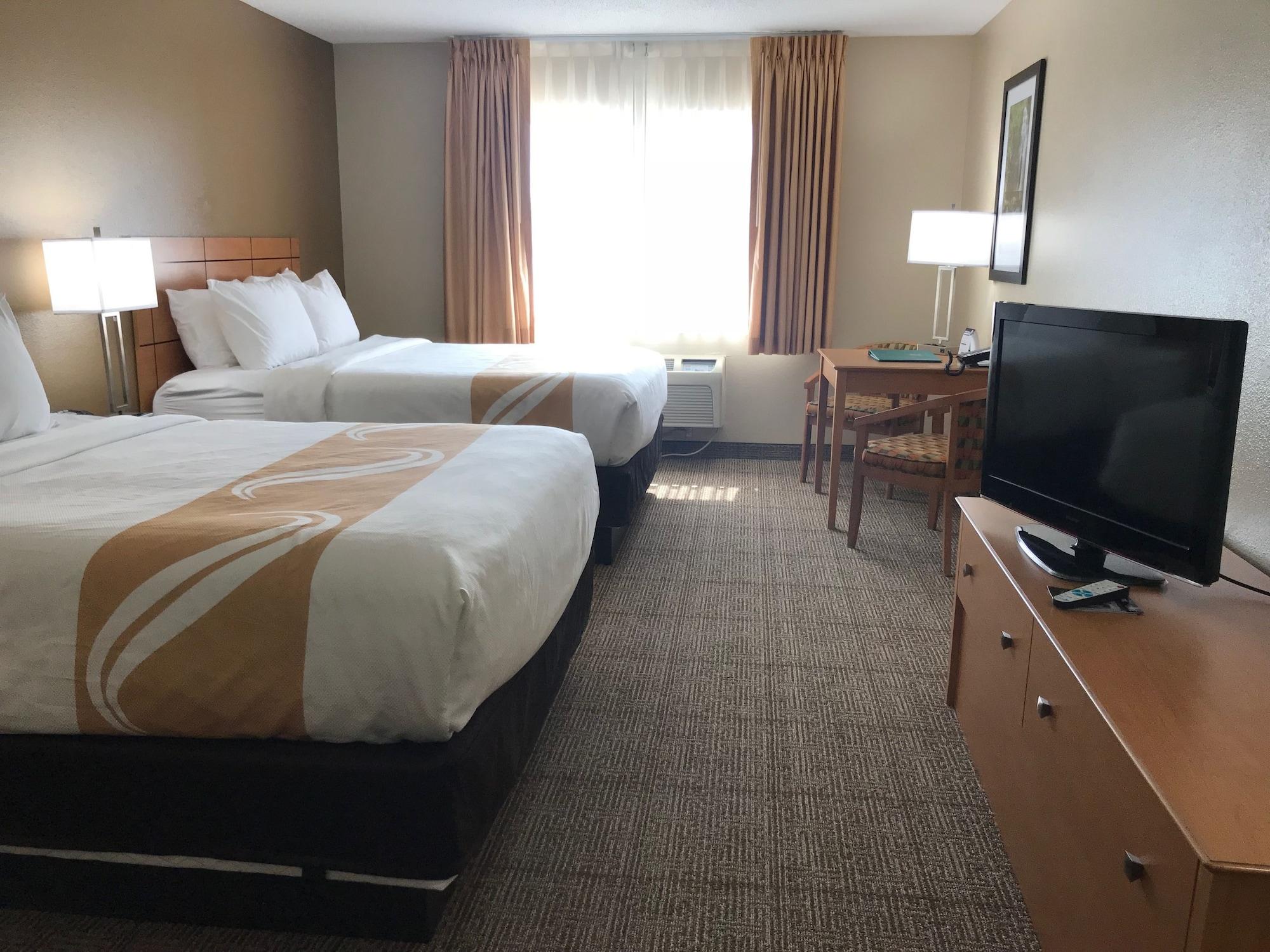 Hotel Quality & Southwest Near I-72 Springfield