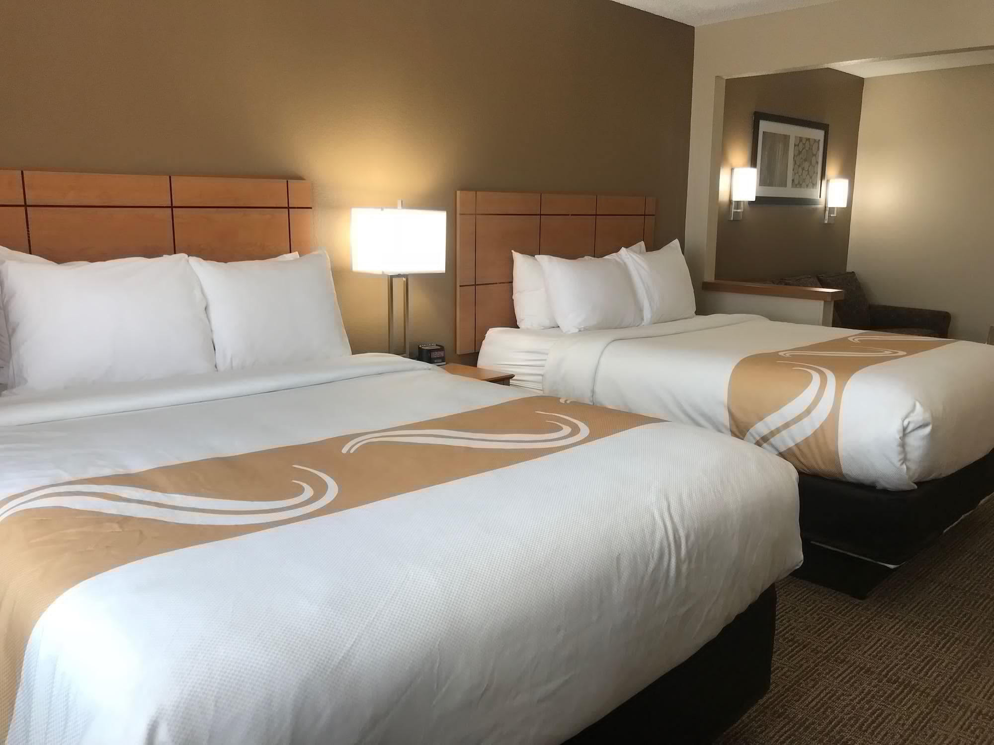 Quality & Southwest Near I-72 Hotel 2*