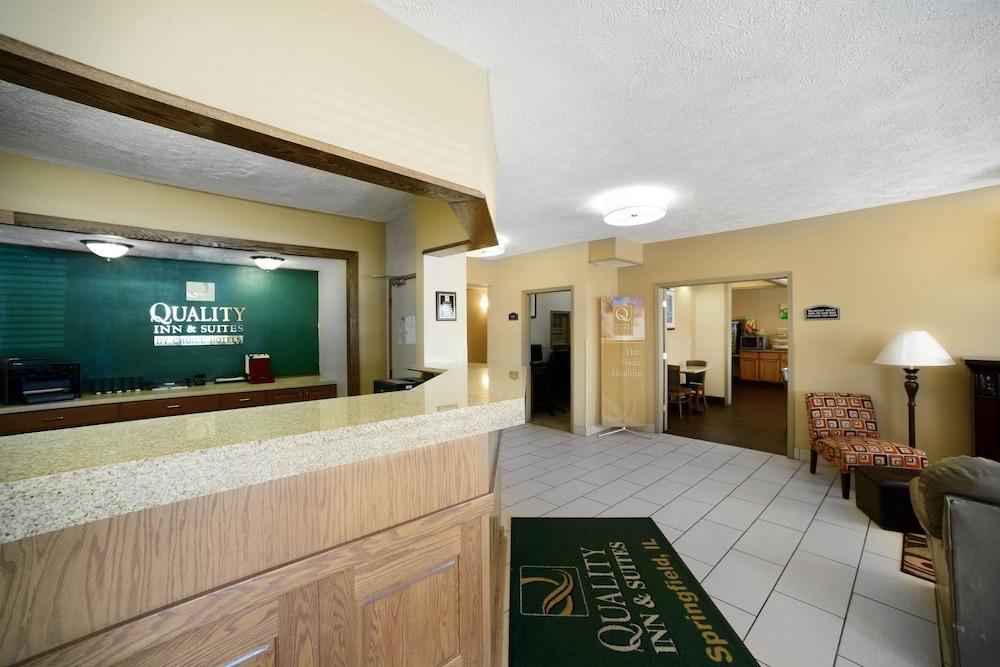 Hotel Quality & Southwest Near I-72