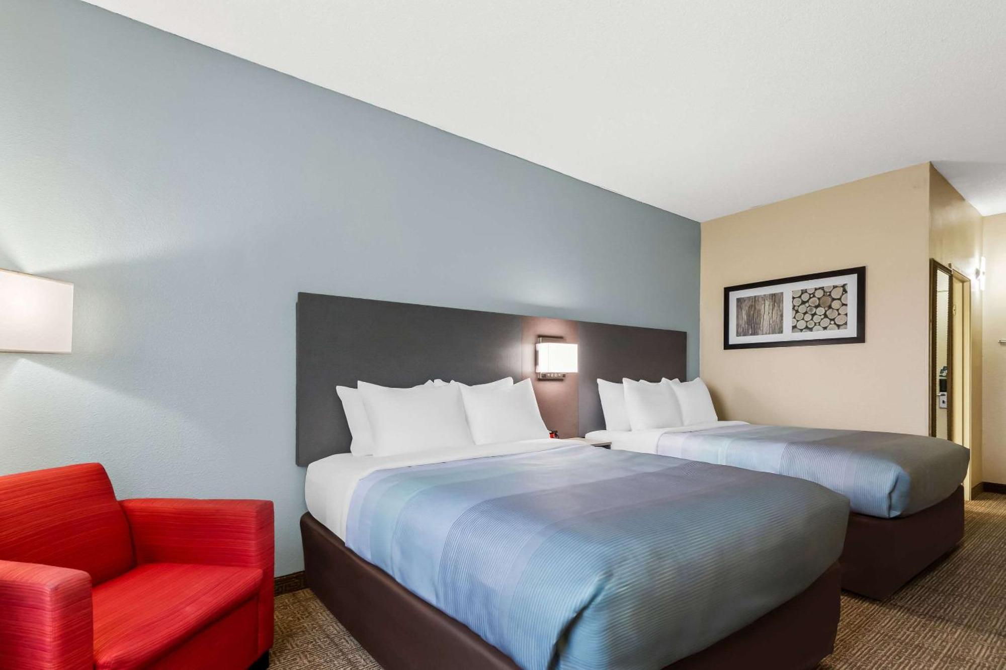 Hotel Quality & Southwest Near I-72 Springfield