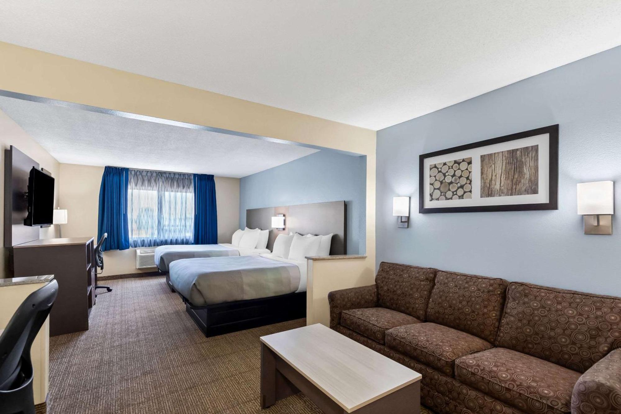 Hotel Quality & Southwest Near I-72 2*